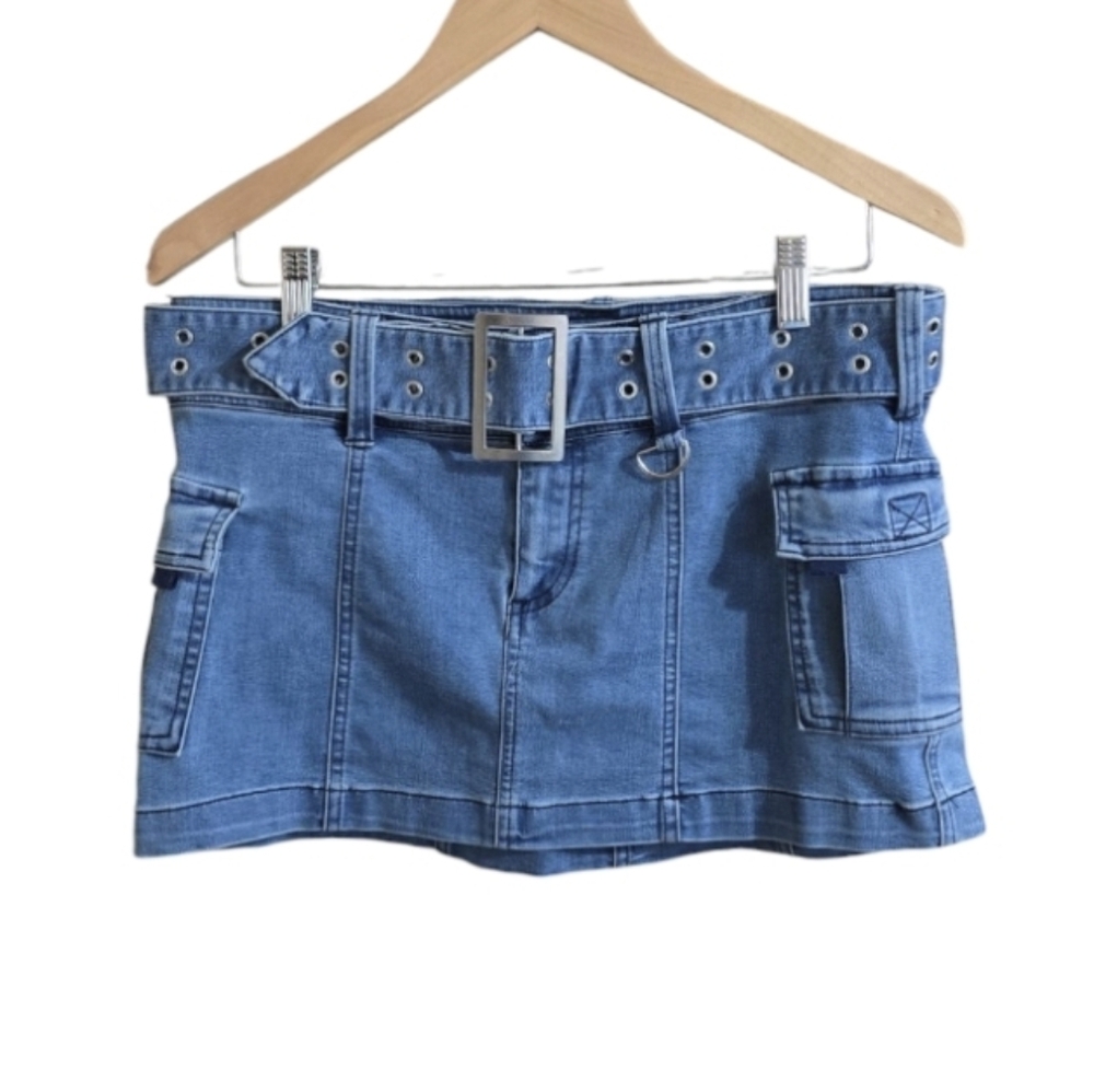 Urban Outfitters Joan Belted Micro Mini Skirt. Size Medium